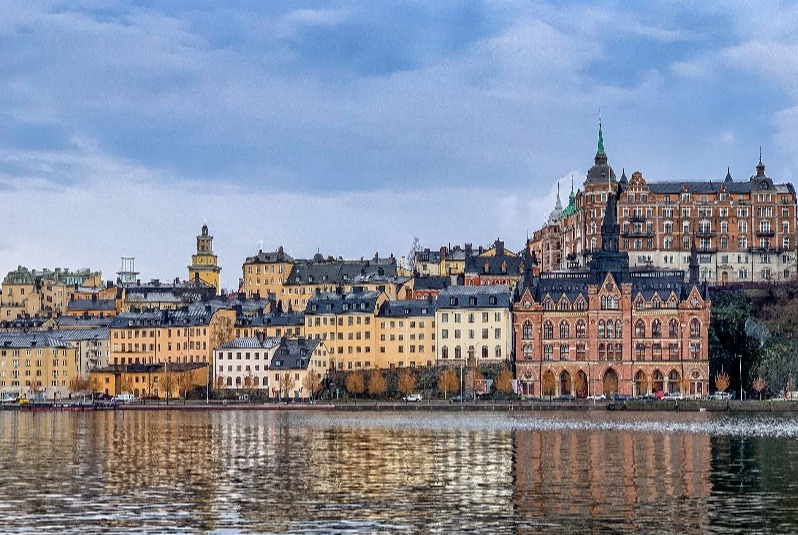 Stockholm-adam-gavlak-I-unsplash-1