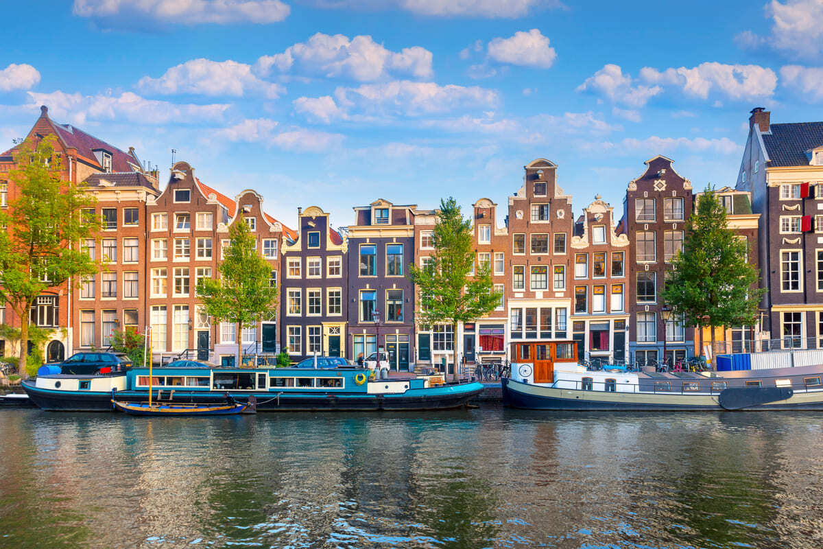 amsterdam-city-canals-1200x800
